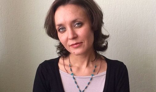 Александра Шамильевна читает лекцию «Отрицание зависимости»